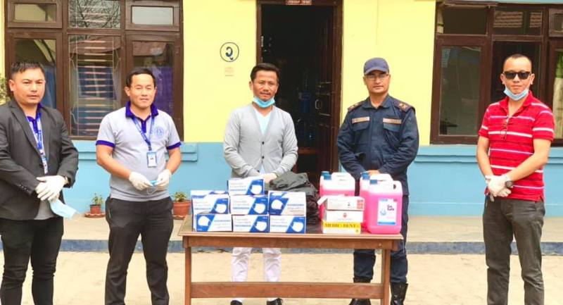 नागरिक बिकास साकोसद्धारा सुरक्षकर्मीलाइ स्वस्थ्य सामाग्री सहयोग